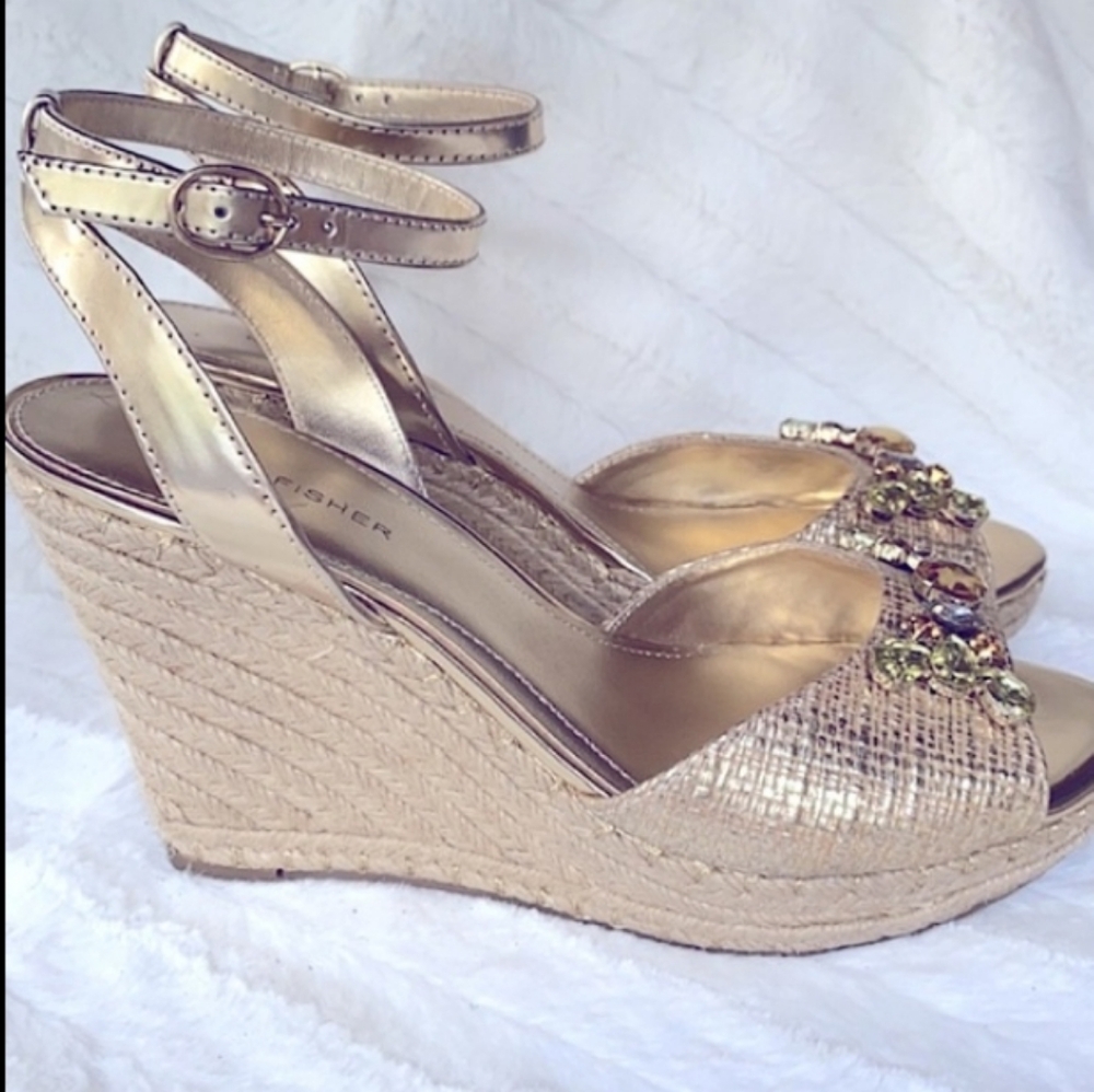 Marc Fisher Gold Jeweled Wedge 3.5”Heels sz 7.5 M Pre loved Very Good Condition